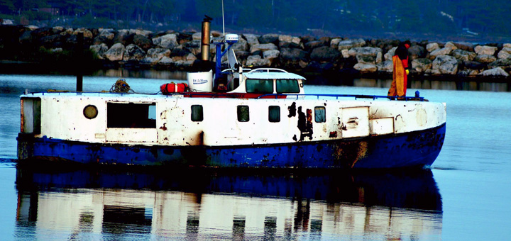 Commercial Fisheries Boat. Photo courtesy of USACE.